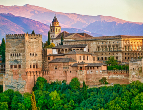 L’Alhambra di Granada: il gioiello dell’architettura moresca che ti lascerà senza fiato